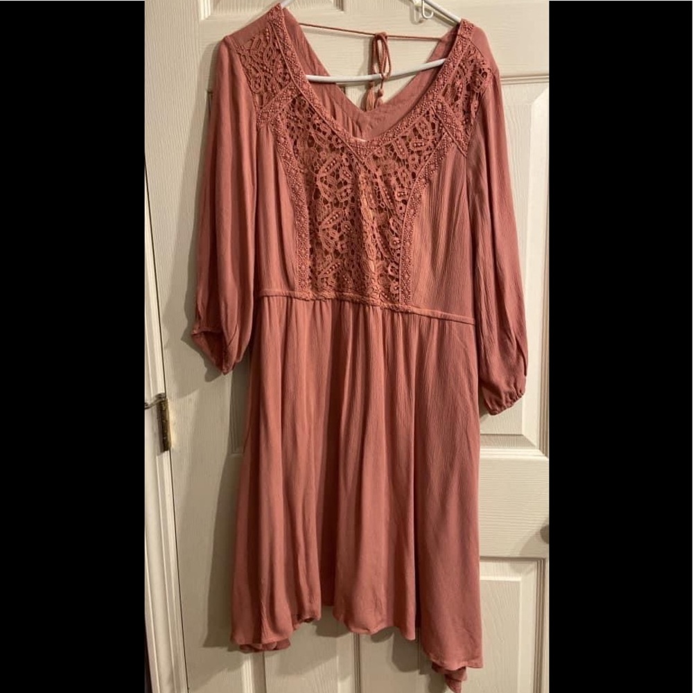 Women’s dress ~ size 0 curvy ~ like new
